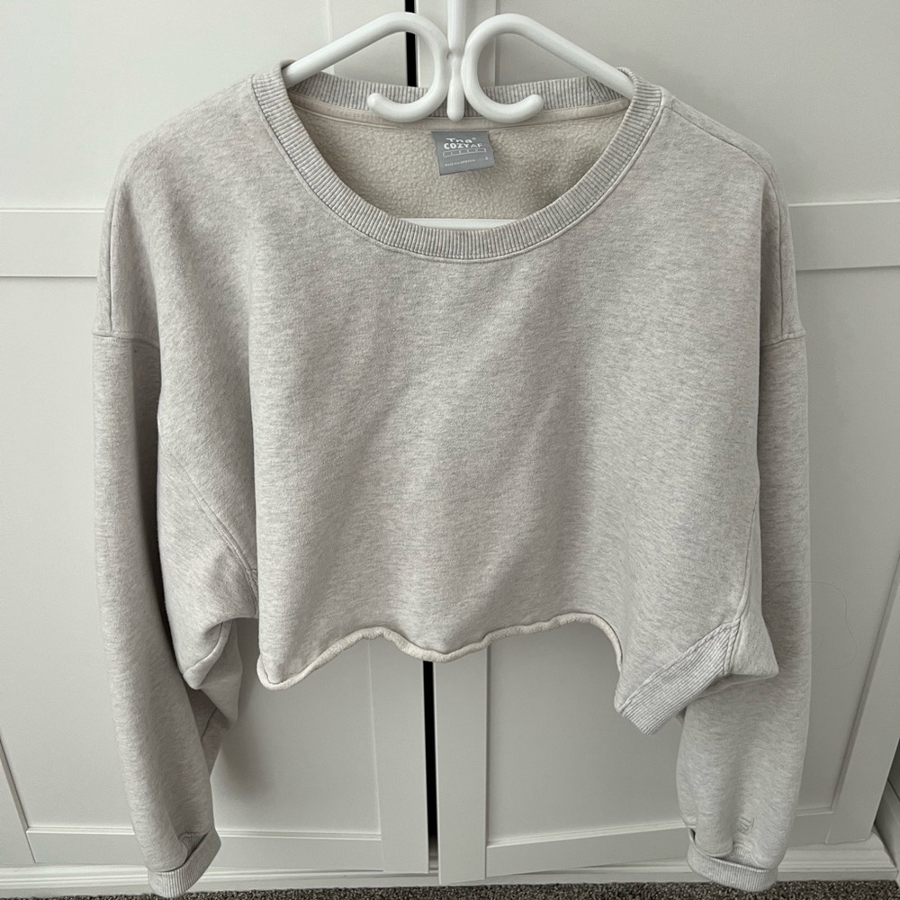 TNA cozyaf freeze cropped grey sweater size 3